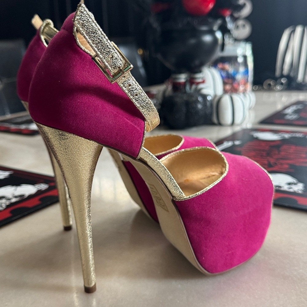 Platform heels
8 - Picture 10 of 12